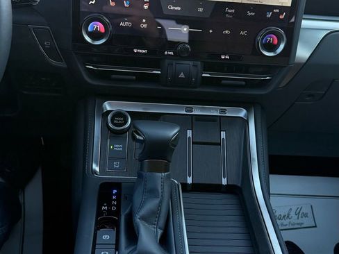 Used 2025 Lexus GX 550 w/ Accessory Package (Z1) image 38