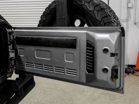 Used 2013 Jeep Wrangler Unlimited Sahara w/ Connectivity Group AWD/4WD image 53