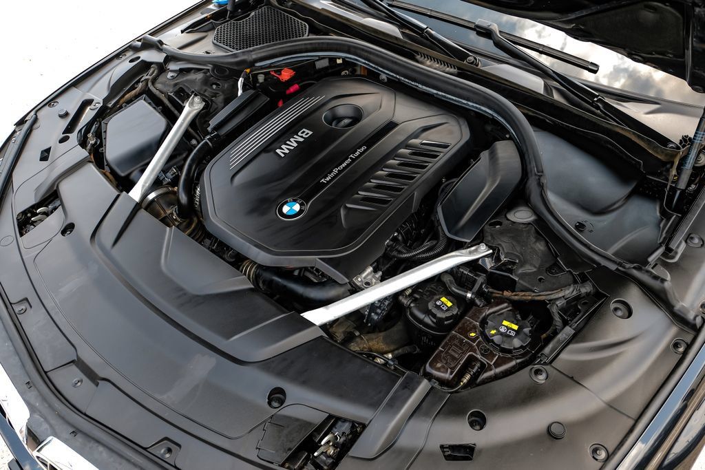 Used 2018 BMW 740i RWD image 43