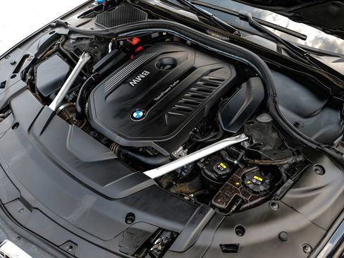 Used 2018 BMW 740i RWD image 43