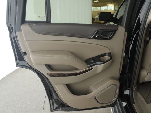 Used 2018 GMC Yukon SLT w/ Open Road Package image 13