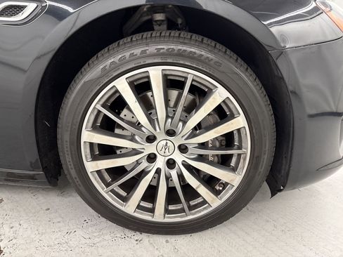 Used 2022 Maserati Quattroporte Modena Q4 AWD/4WD image 12