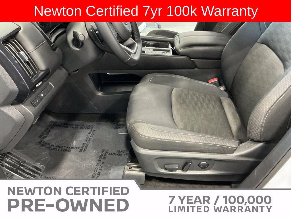 Used 2024 Nissan Pathfinder SV FWD image 13