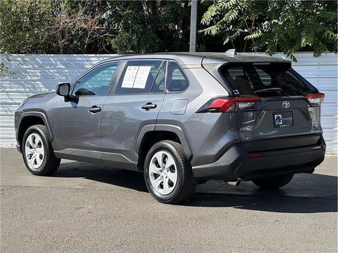 Used 2024 Toyota RAV4 LE AWD/4WD image 3