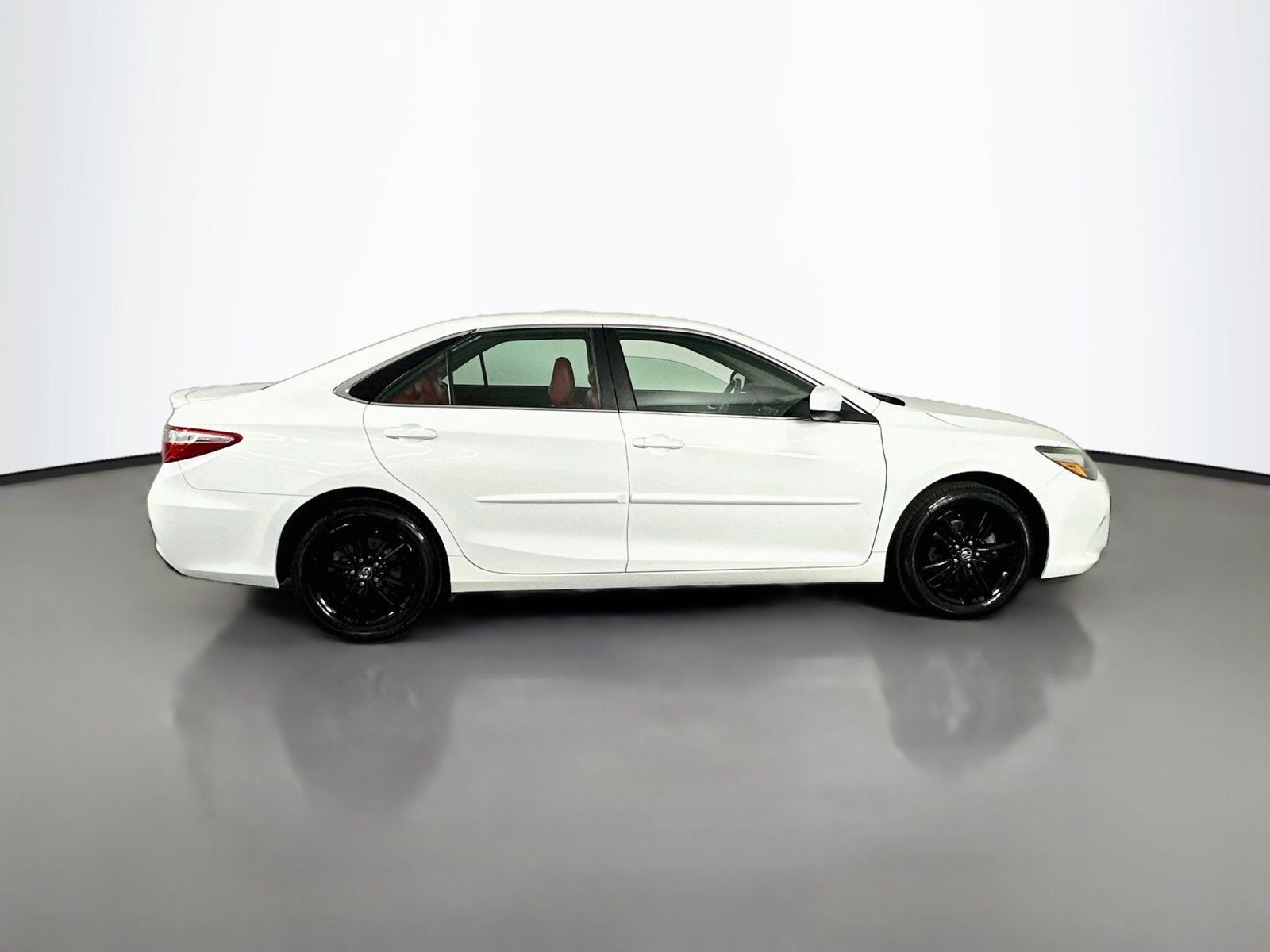 Used 2017 Toyota Camry SE w/ Protection Package (Q2) FWD image 9