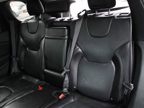 Used 2019 Jeep Cherokee Limited w/ Technology Group image 28