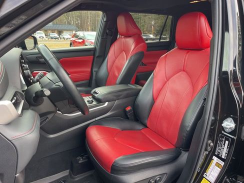 Certified 2022 Toyota Highlander XSE image 17