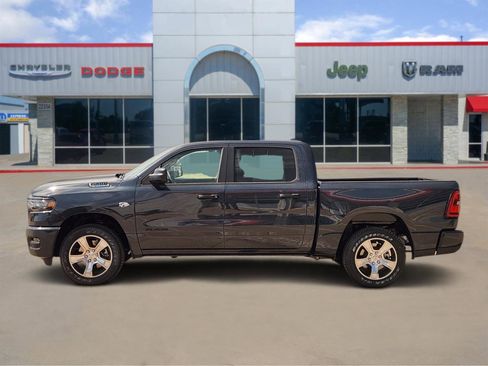 New 2026 RAM 1500 Express AWD/4WD image 3