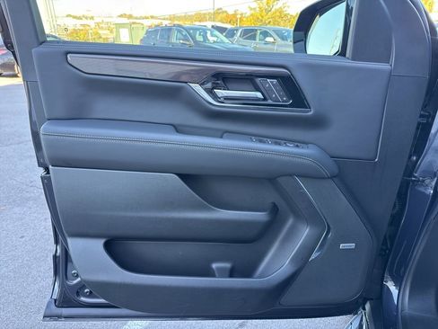 New 2026 GMC Yukon XL Elevation w/ LPO, Elevation Black Package image 11