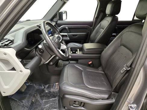 Used 2020 Land Rover Defender 110 First Edition image 17