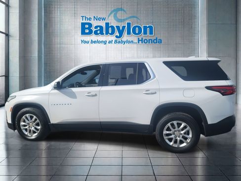 Used 2023 Chevrolet Traverse LS AWD/4WD image 2