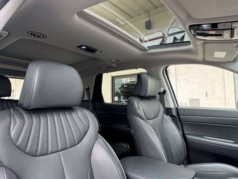 Used 2024 Hyundai Palisade Limited FWD image 22