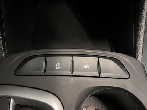 Used 2025 Buick Envista Preferred image 26