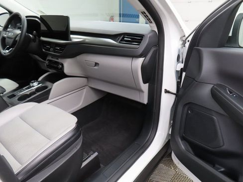 Used 2023 Ford Escape SE image 29