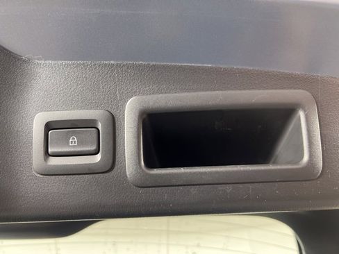 Used 2022 MAZDA MAZDA3 s image 27