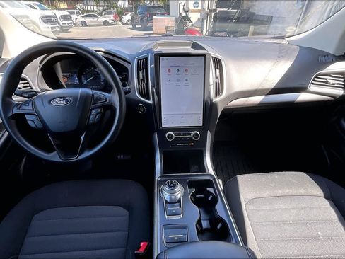 Certified 2024 Ford Edge SE w/ Black Appearance Package AWD/4WD image 10