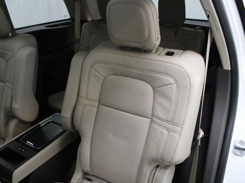 Used 2020 Lincoln Aviator Reserve w/ Equipment Group 201A image 26