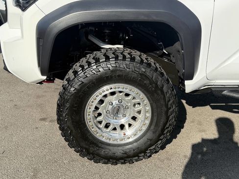 Used 2024 Toyota Tacoma TRD Off-Road w/ TRD Off Road Upgrade Package image 88