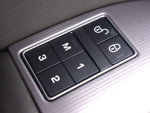 Used 2020 Land Rover Range Rover Sport HSE image 27