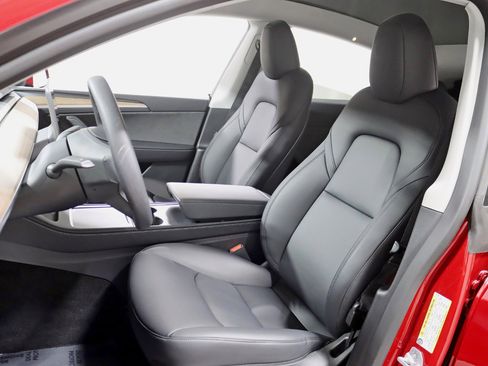 Used 2025 Tesla Model Y Long Range image 27