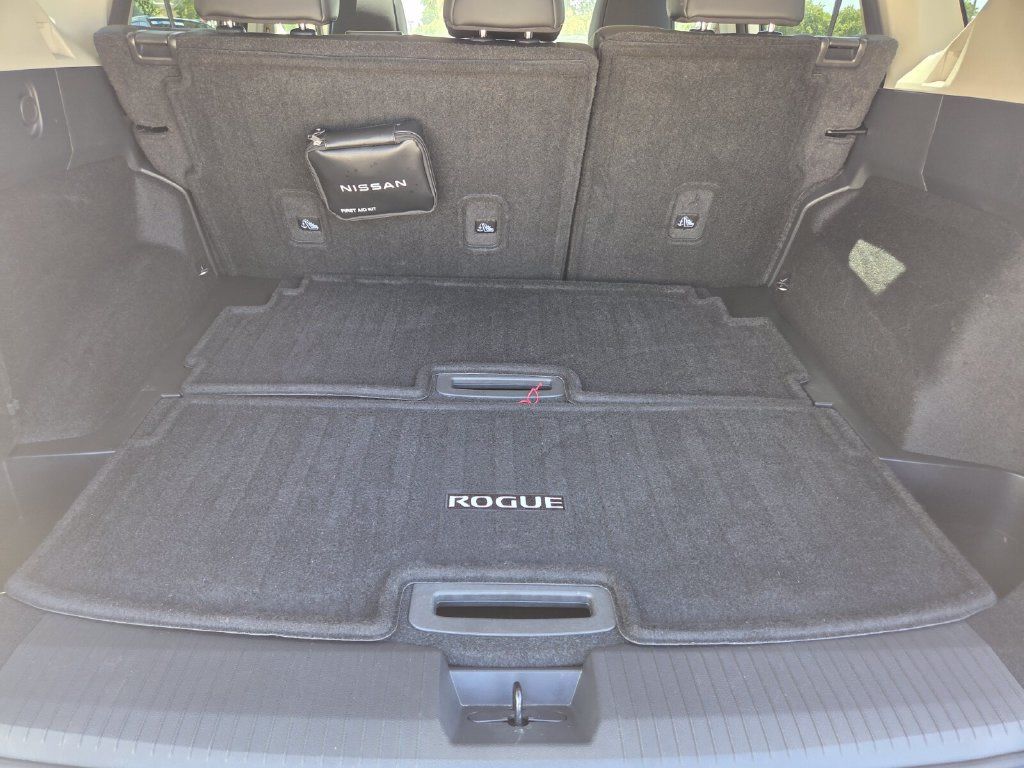 Used 2023 Nissan Rogue SL AWD/4WD image 27