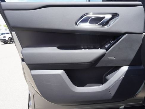 New 2026 Land Rover Range Rover Velar Dynamic SE AWD/4WD image 17