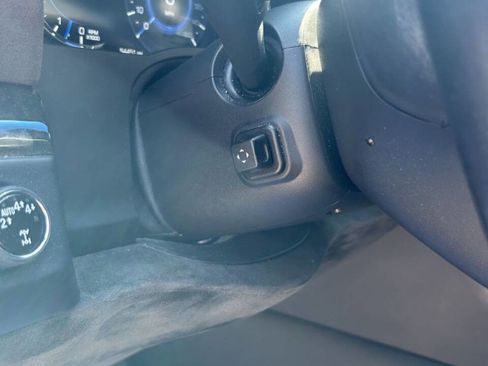 Used 2019 Cadillac Escalade Platinum image 18