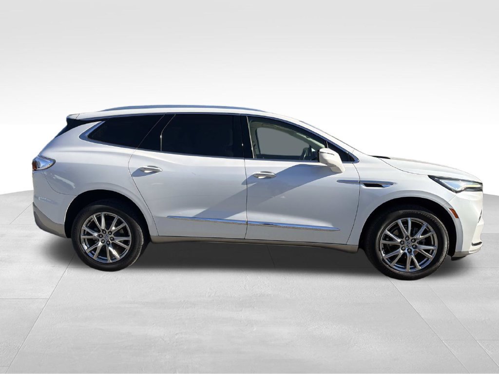 Used 2024 Buick Enclave Premium FWD image 2