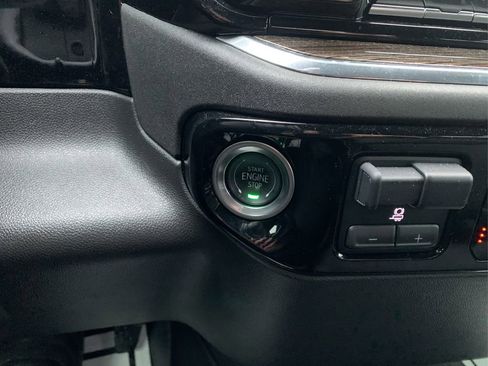 Certified 2025 Chevrolet Silverado 1500 LT image 36