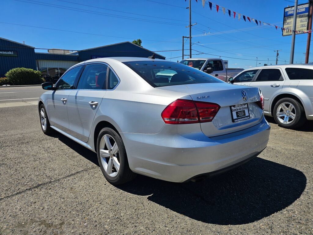 Used 2014 Volkswagen Passat 1.8T SE FWD image 5