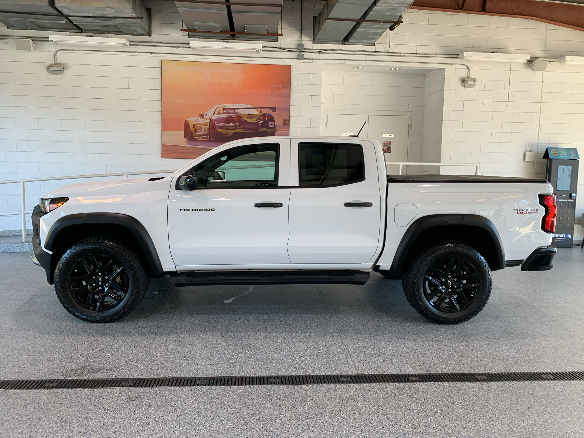 Used 2024 Chevrolet Colorado Trail Boss w/ Technology Package AWD/4WD image 6