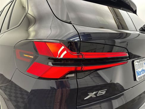 New 2026 BMW X5 xDrive40i w/ M Sport Package AWD/4WD image 19