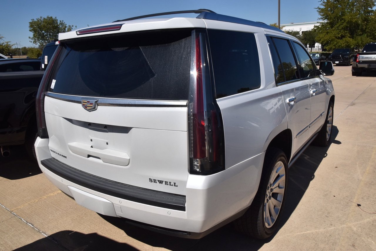 Used 2016 Cadillac Escalade Premium RWD image 7