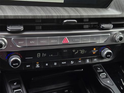 Used 2024 Kia Telluride EX image 24