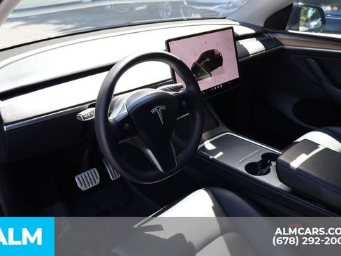 Used 2023 Tesla Model Y Performance AWD/4WD image 9