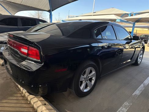 Used 2013 Dodge Charger SE w/ Connectivity Group image 6