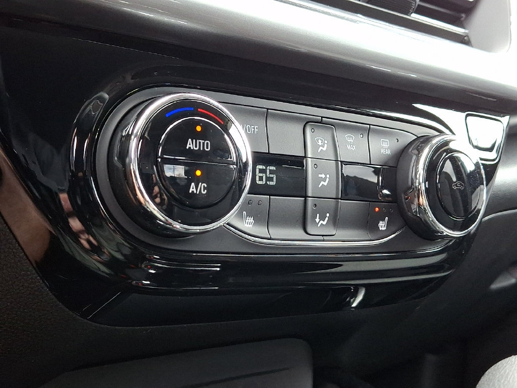 Used 2026 Chevrolet Trax LT w/ Driver Confidence Package FWD image 17
