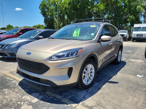 Used 2021 Ford Escape SE w/ Convenience Package FWD image 3