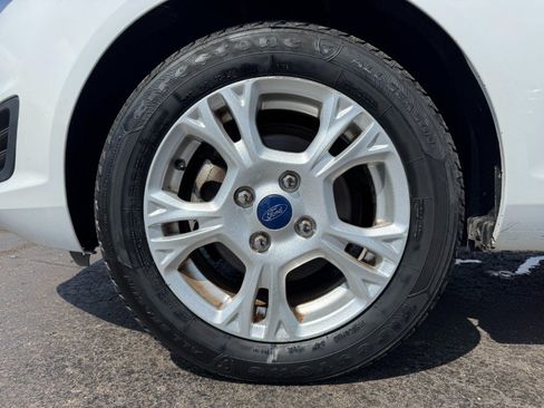 Used 2016 Ford Fiesta SE FWD image 13