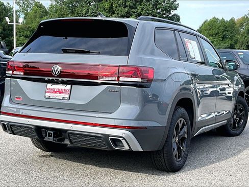 Used 2025 Volkswagen Atlas Peak Edition SE AWD/4WD image 10