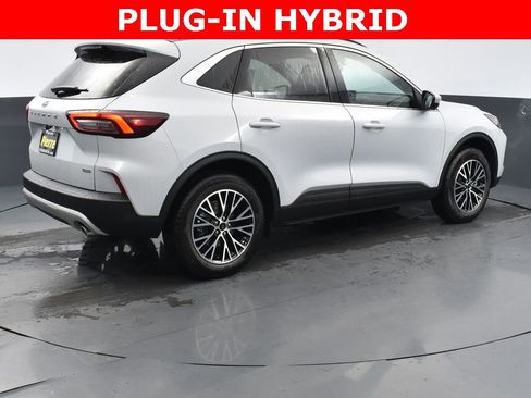New 2025 Ford Escape SE w/ PHEV Premium Package image 7