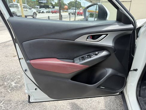 Used 2018 MAZDA CX-3 Touring w/ Preferred Equipment Package FWD image 9