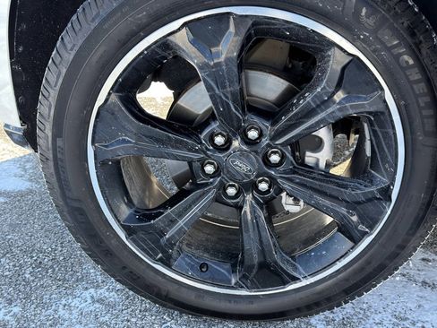 Used 2022 Ford Expedition Limited image 23