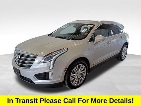 Used 2017 Cadillac XT5 Premium Luxury w/ Driver Assist Package AWD/4WD image 3