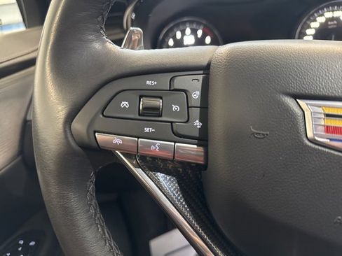 Used 2024 Cadillac XT6 Sport image 28