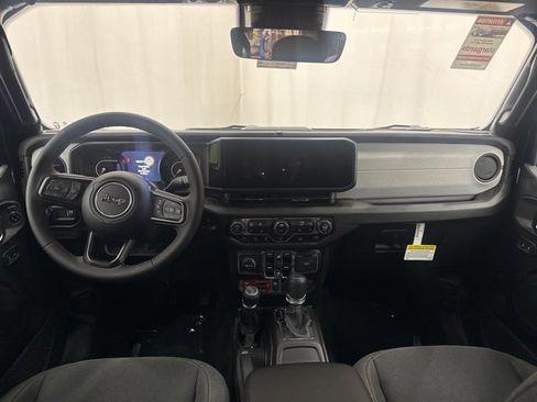 Used 2025 Jeep Gladiator Willys image 7