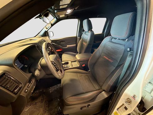 Used 2022 Nissan Frontier PRO-4X w/ Technology Package image 13