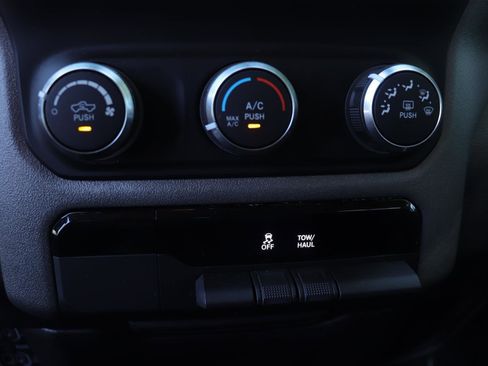 Used 2020 RAM 1500 Tradesman AWD/4WD image 27