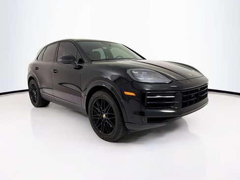 Certified 2024 Porsche Cayenne AWD/4WD image 9