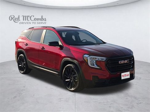 Used 2024 GMC Terrain SLE w/ Driver Convenience Package FWD image 9